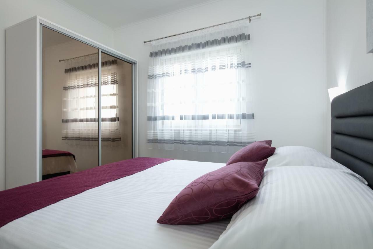 Villa Apartments Kordic Каштела Экстерьер фото