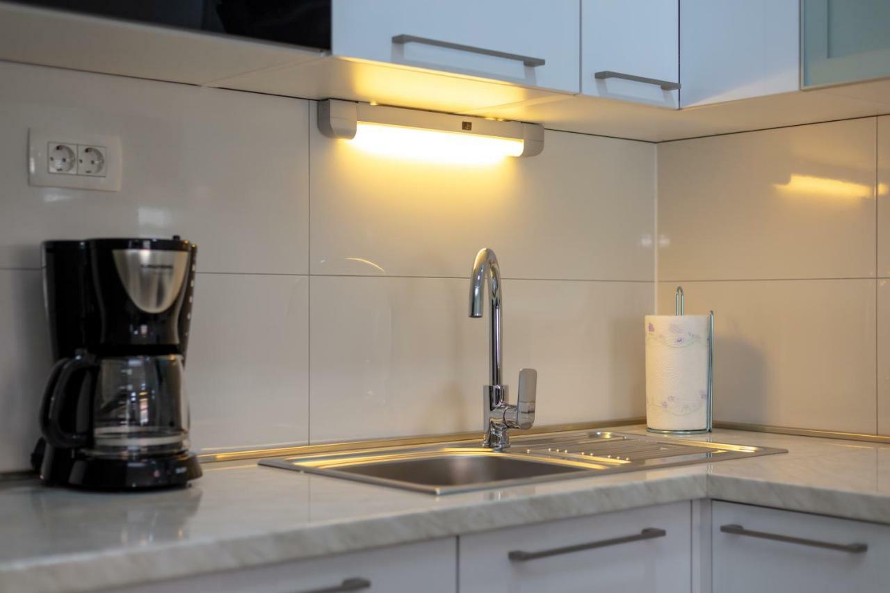 Villa Apartments Kordic Каштела Экстерьер фото