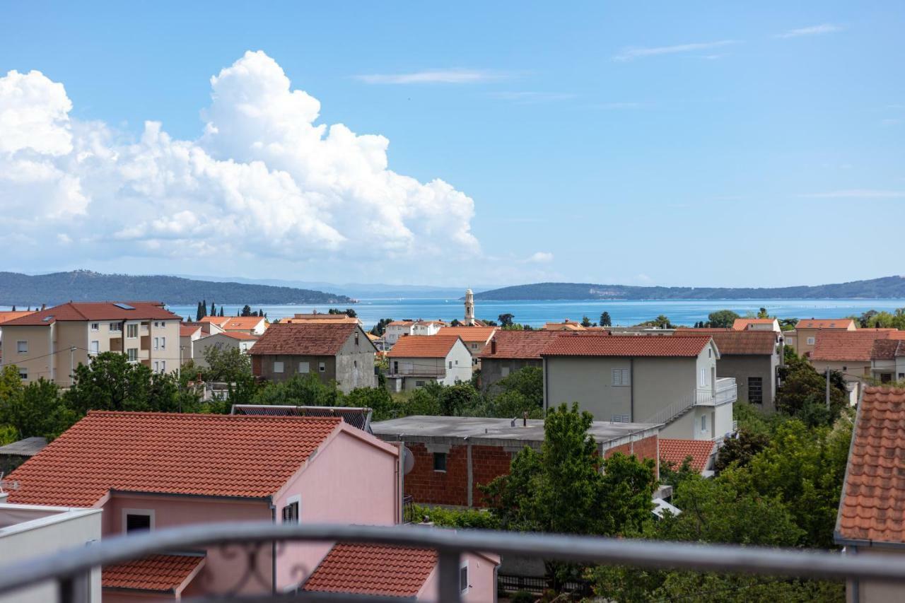 Villa Apartments Kordic Каштела Экстерьер фото