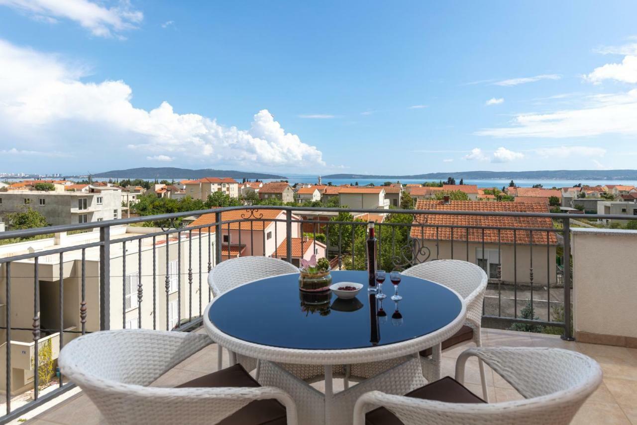Villa Apartments Kordic Каштела Экстерьер фото