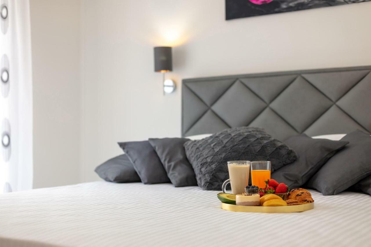 Villa Apartments Kordic Каштела Экстерьер фото