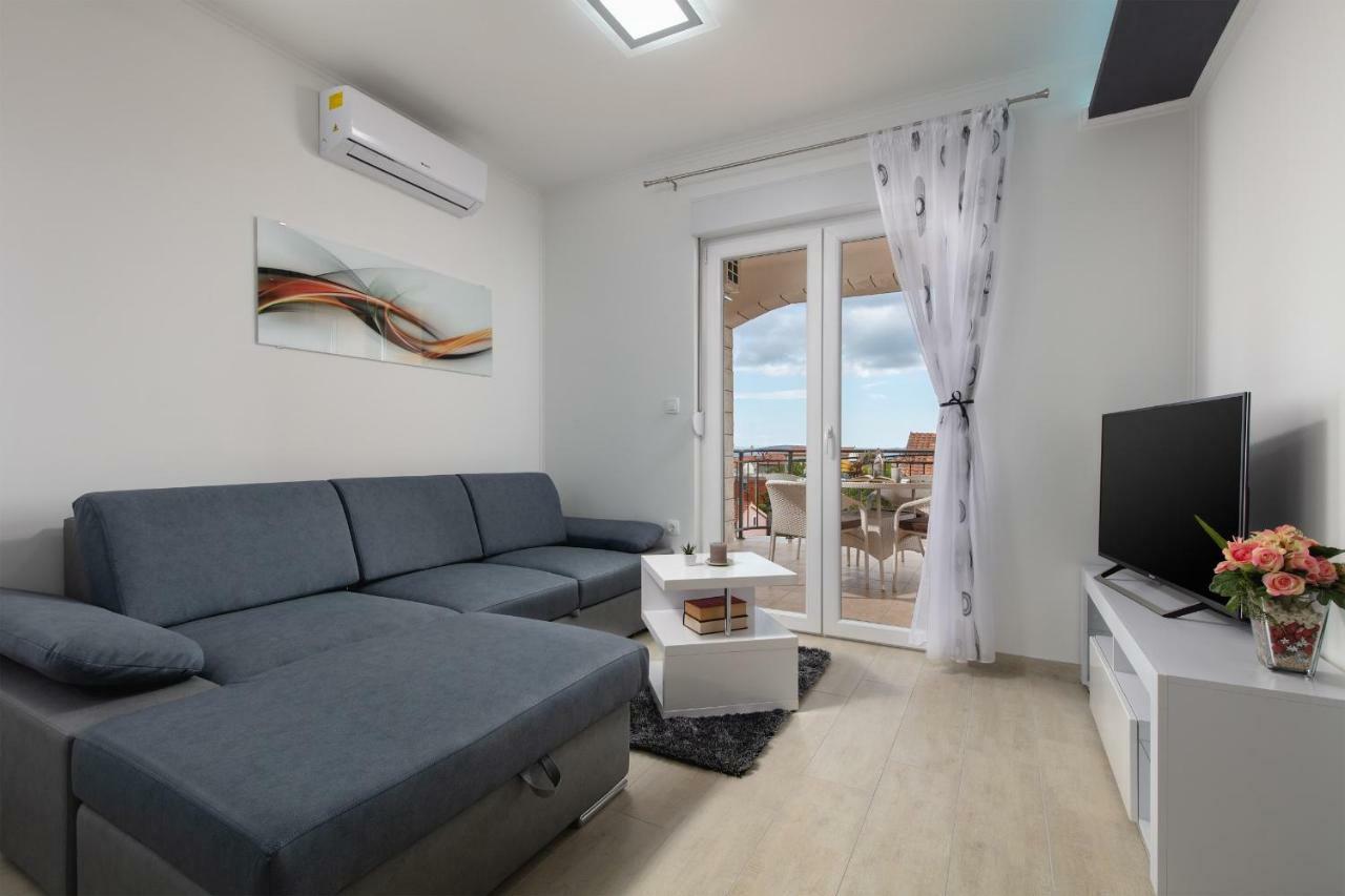 Villa Apartments Kordic Каштела Экстерьер фото